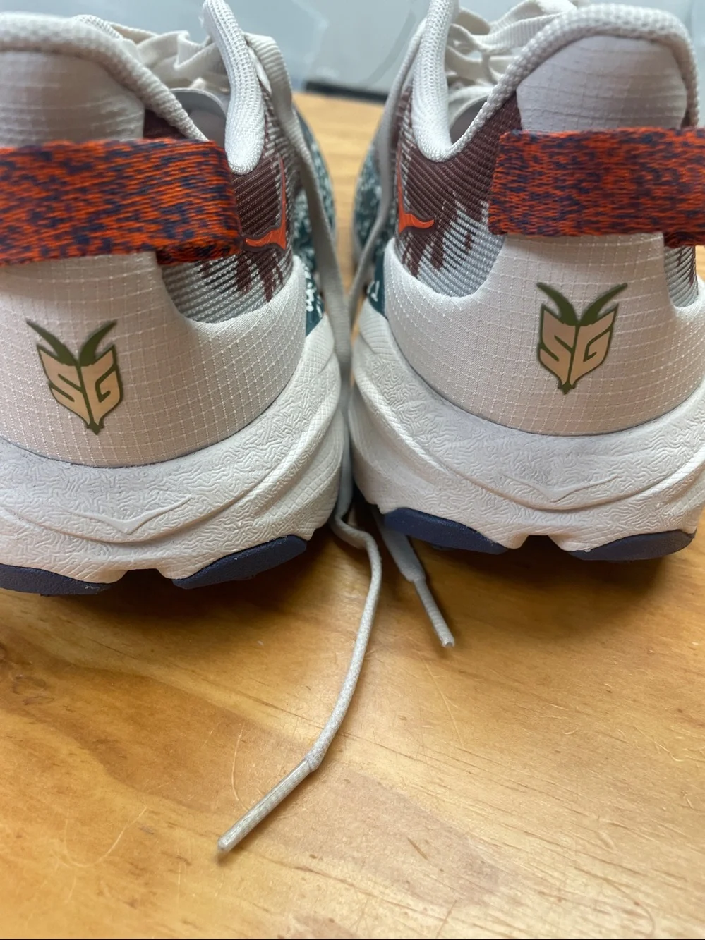 HOKA SpeedGoat 6 8D